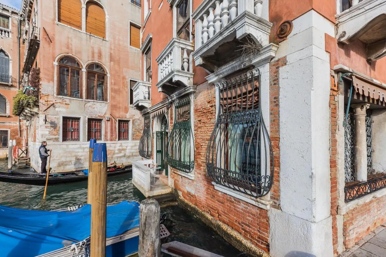 Ca' Giulia Grand Canal View Next To Rialto Bridge Veneza 0*,  Itália